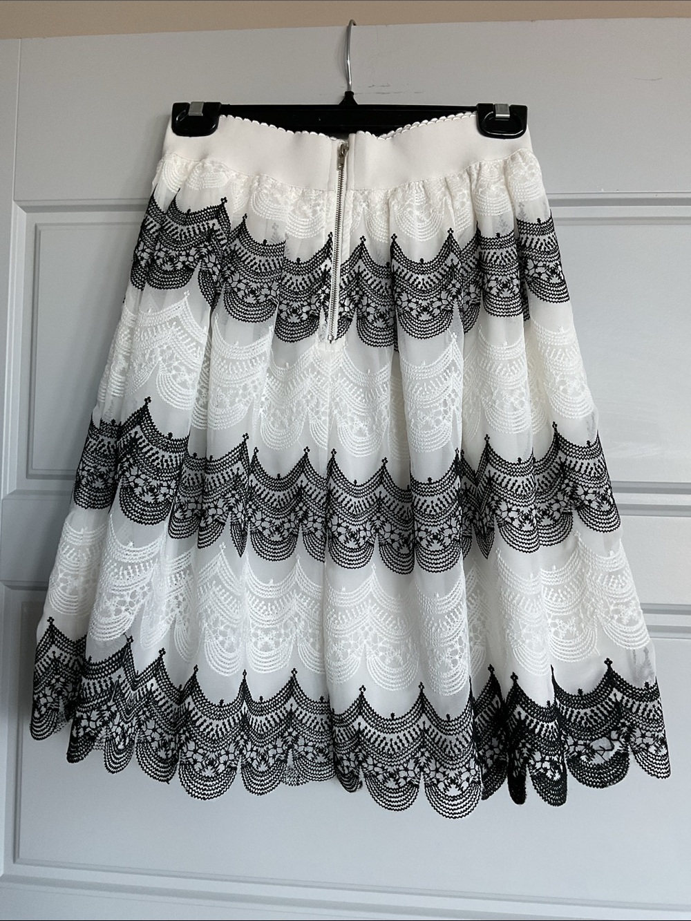 Off-Shoulder Black Top with White and Black Lace Midi Skirt - Picture 5 of 6